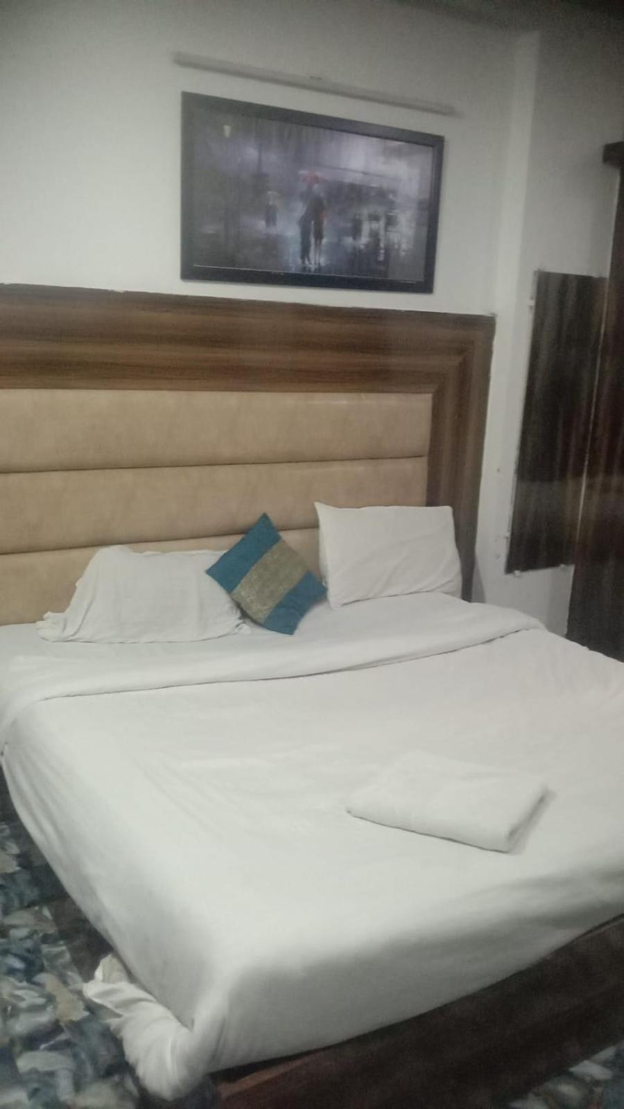 Hotel Janvi Palace เดลี ภายนอก รูปภาพ