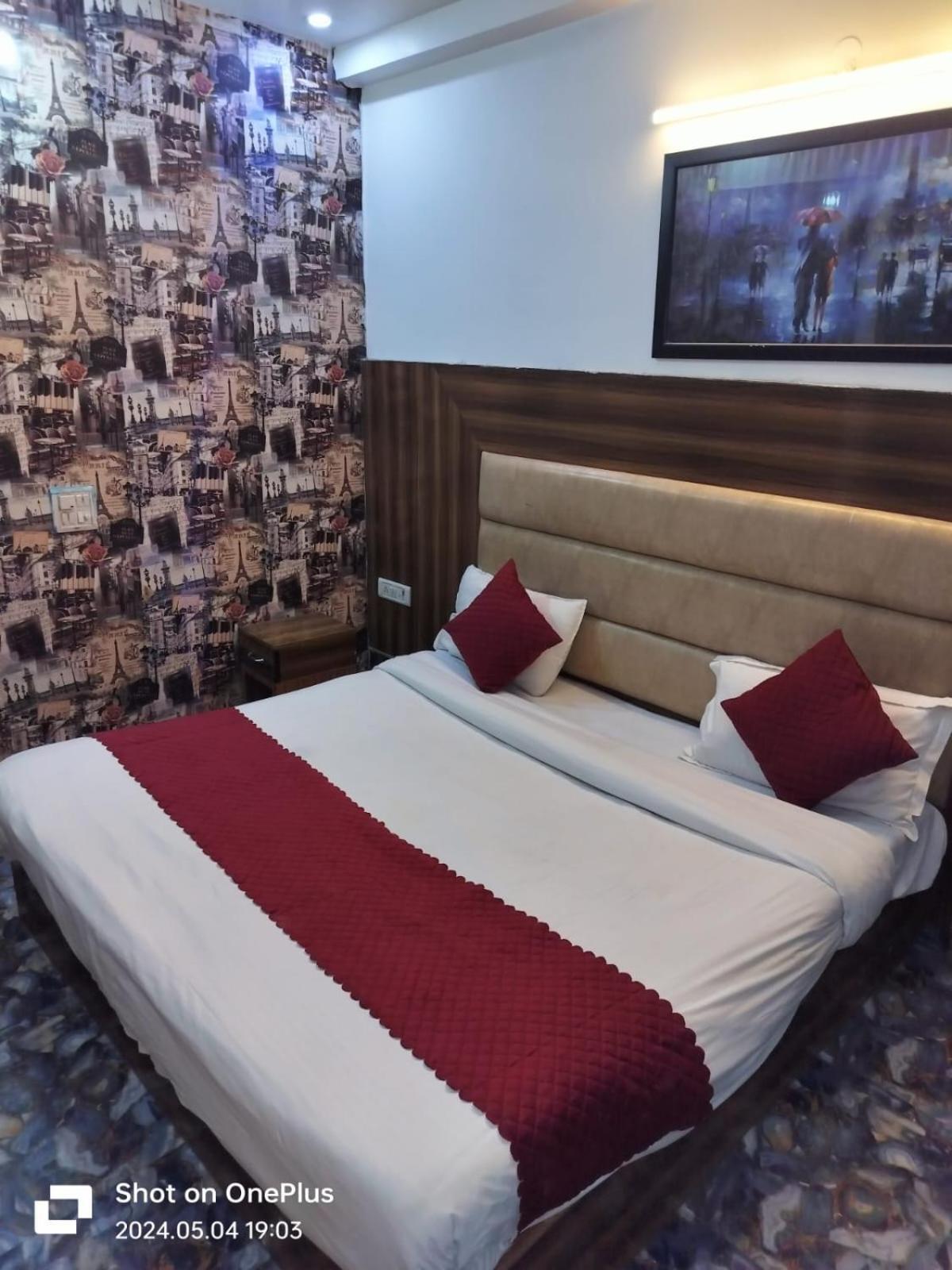 Hotel Janvi Palace เดลี ภายนอก รูปภาพ