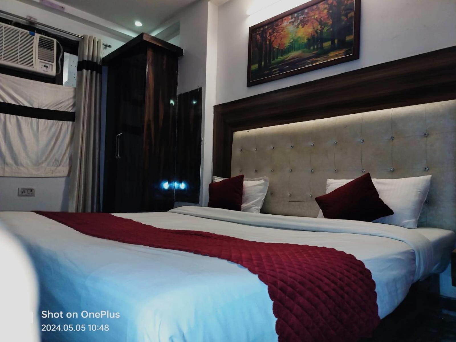 Hotel Janvi Palace เดลี ภายนอก รูปภาพ