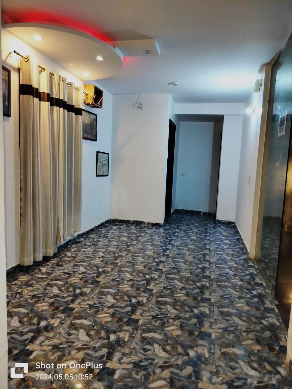 Hotel Janvi Palace เดลี ภายนอก รูปภาพ