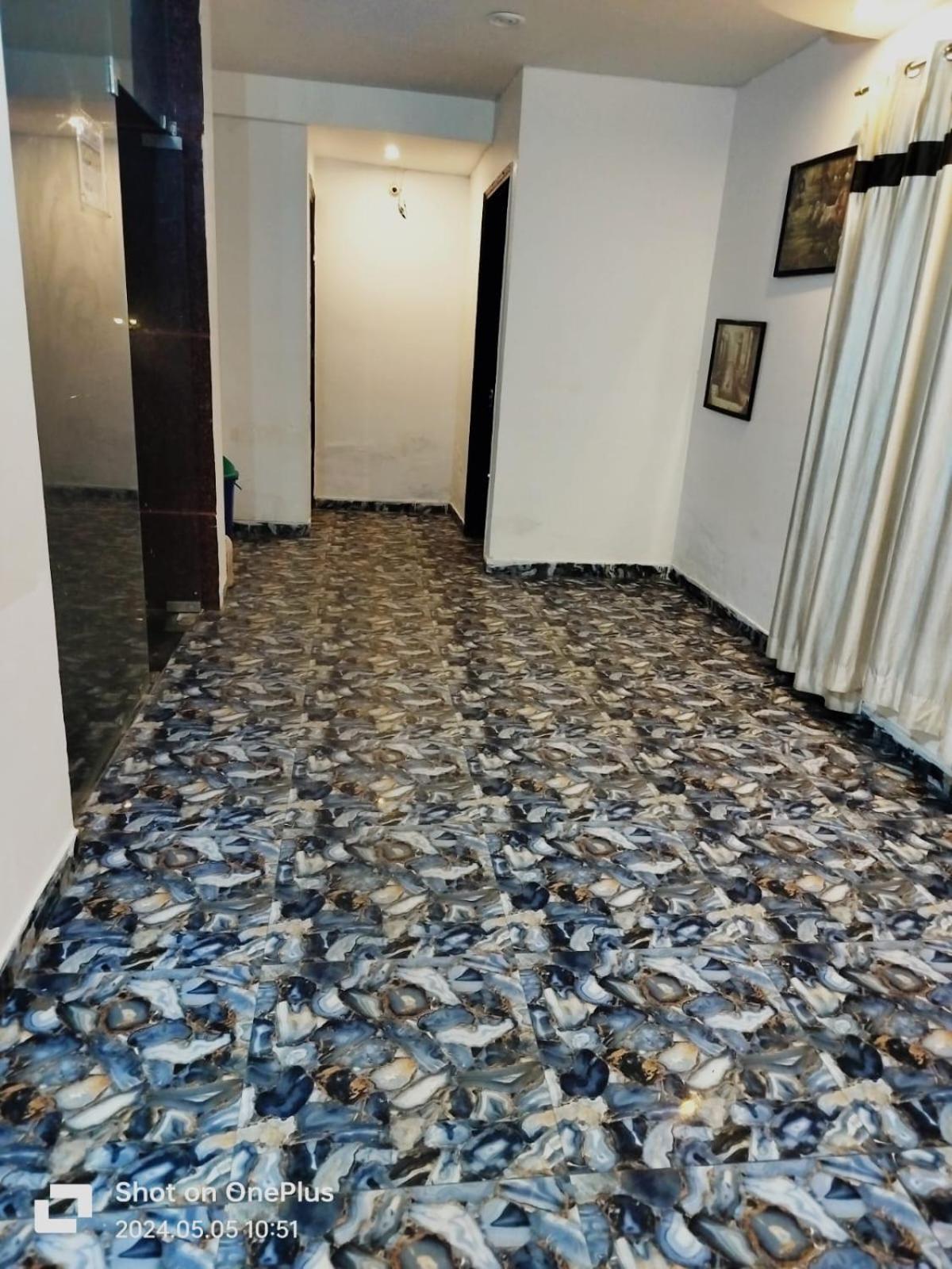 Hotel Janvi Palace เดลี ภายนอก รูปภาพ